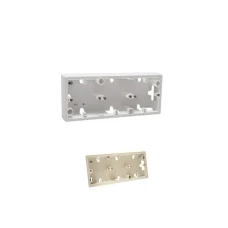 Коробка 3-місна для накладного монтажу Valena Classic Legrand